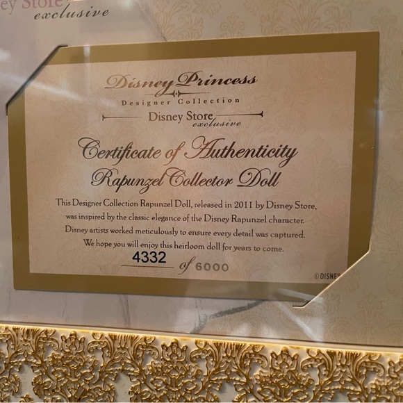 LE 2011 Disney Designer Rapunzel - Picture 3 of 3